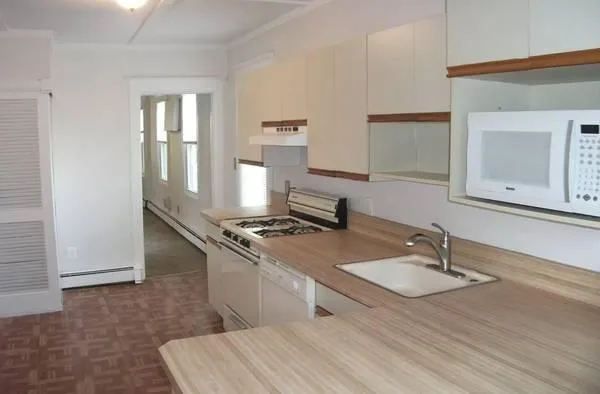 Charming 3 Bedroom 1 Bath  WasherDryer  Den 