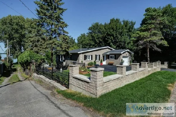 Magnifique maison avec vue et acc&egraves au lac St-Louis &agrav