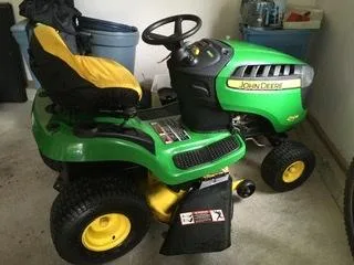 John Deere Tractor D105 2017