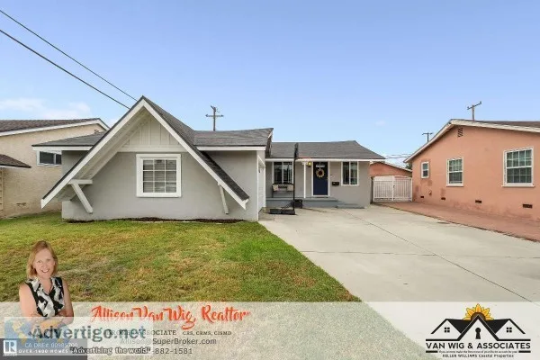 JUST LISTED 3 Bedroom with Sparkling Pool Lakewood Home