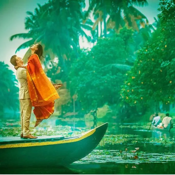 Munnar Honeymoon Packages