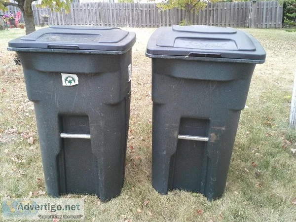 Trash can ( 30 Gal) for sale.