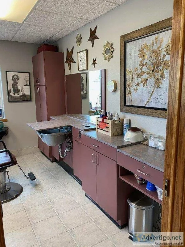 SALON SUITE FOR RENT