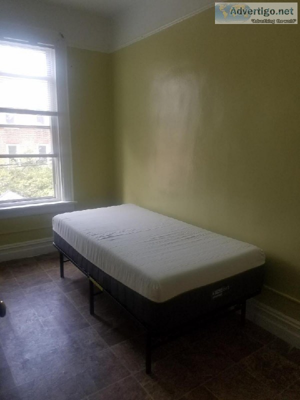 Two Small Rooms Available in Harlem