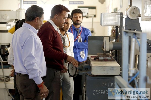 What is the difference in B.Tech IT and B.Tech CSE