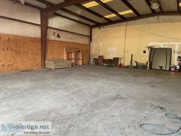 Commercial Garage for Rent