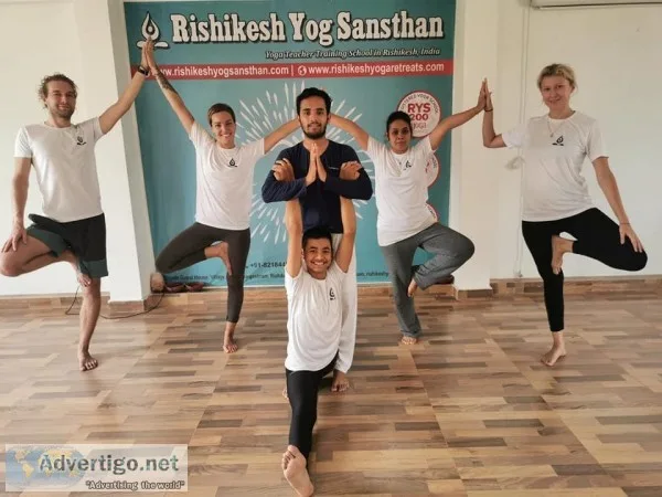 100 Hour Beginner Yoga Teacher Training In Rishikesh
