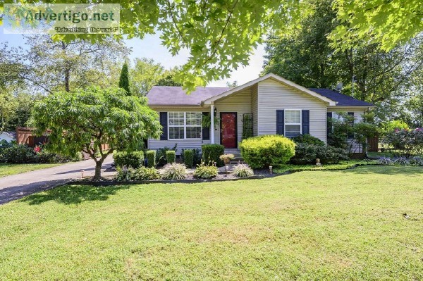 Beautiful home newly remodeled w Large detached 3 car garage