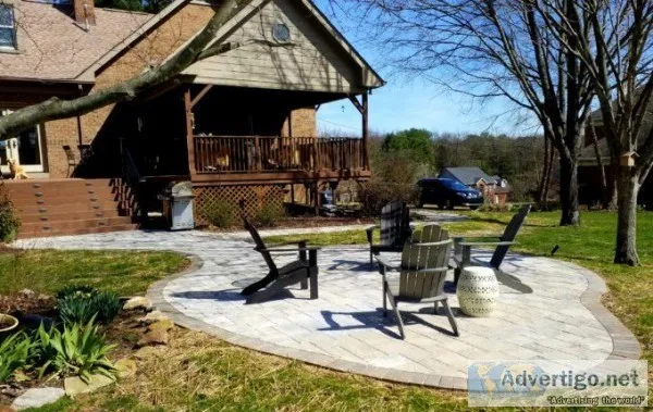 Brentwood Relaxing Backyard by Franklin Stone