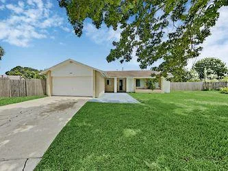 Home for rent at 2305 Fawn Pl