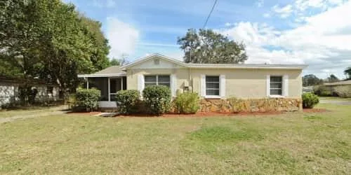 BEAUTIFUL UNFURNISHED HOUSE IS AVAILABLE TO MOVE IN.