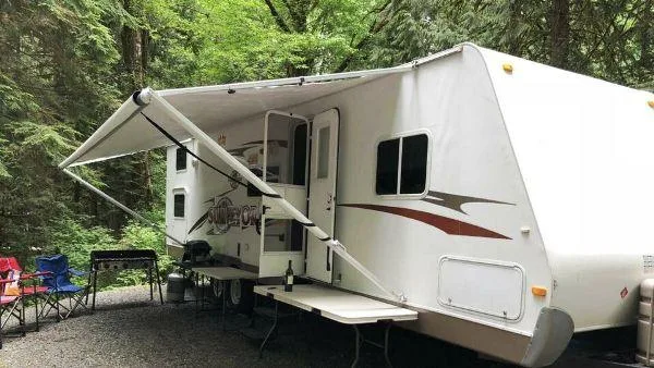 2009 Forest River Surveyor 30Ft Fifthwheel For Sale