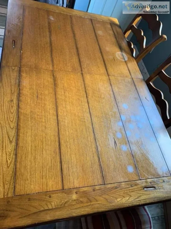 6 foot table with 2 leaves and chairs