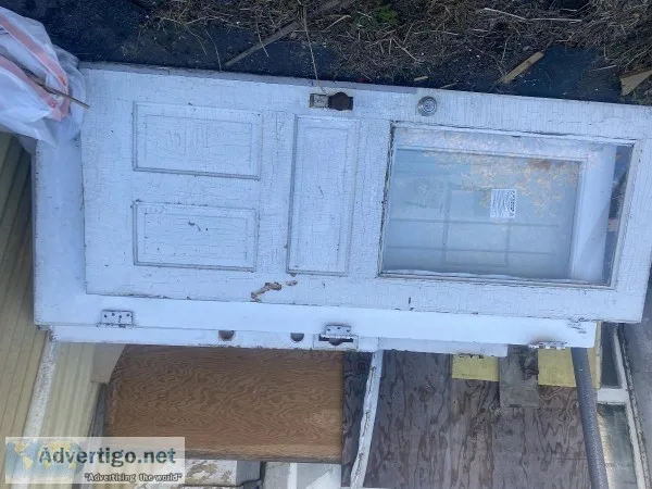 Used standard wooden doors (6 pieces)
