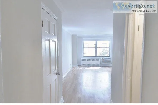 No-Fee Upper West Side 80s Doorman Studio