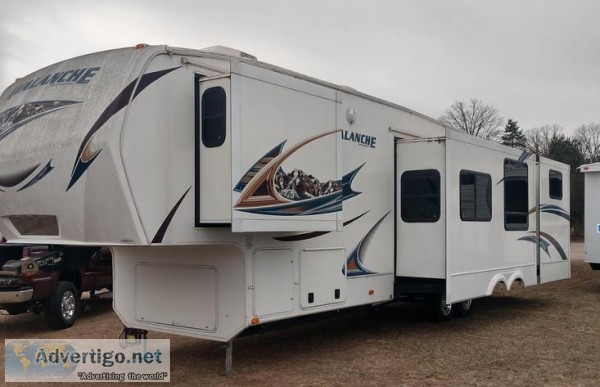2012 38 ft. Keystone Avalanche 341TG wQuad Slide