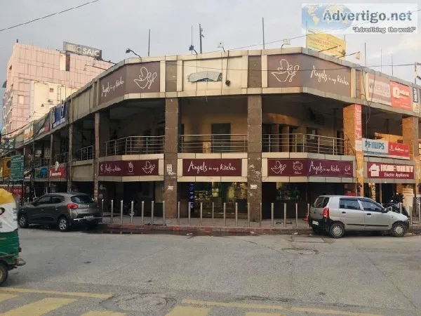 700 Sq.ft Ground Floor Shop For rent in Sector 18 Noida with exc