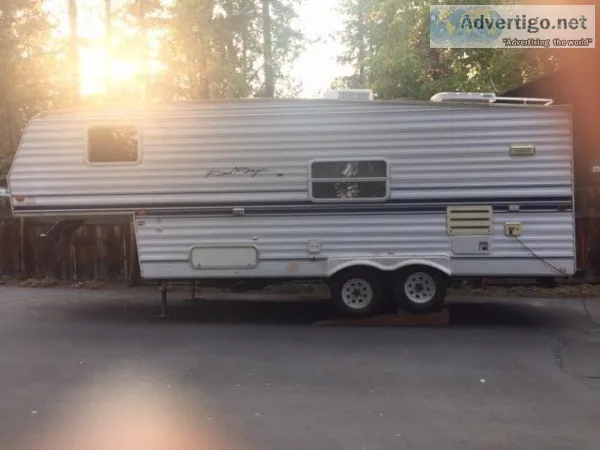 1999 5th Wheel Camper