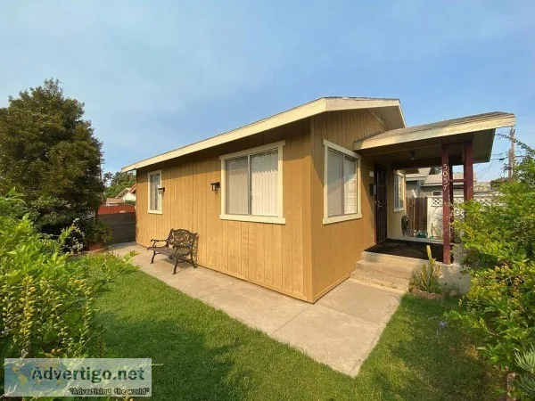 Beautiful Spacious 2Beds1Bath Available For Move In