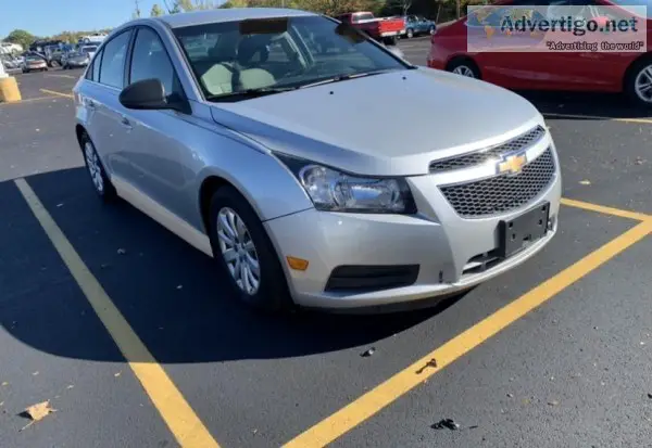 2011 Chevrolet Cruze rides and drive like new
