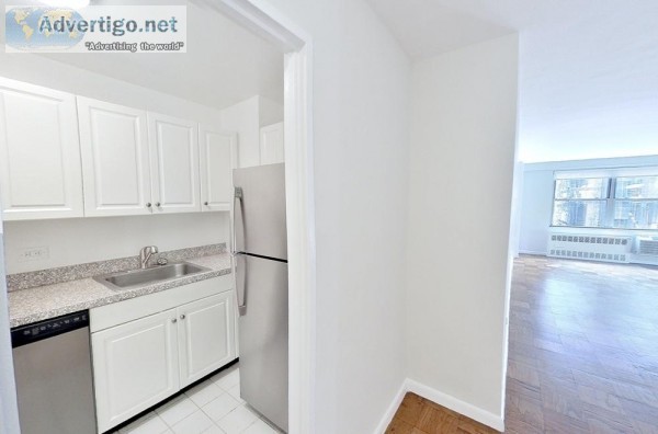 No-Fee Upper West Side Large 1 Bed DM Luxury