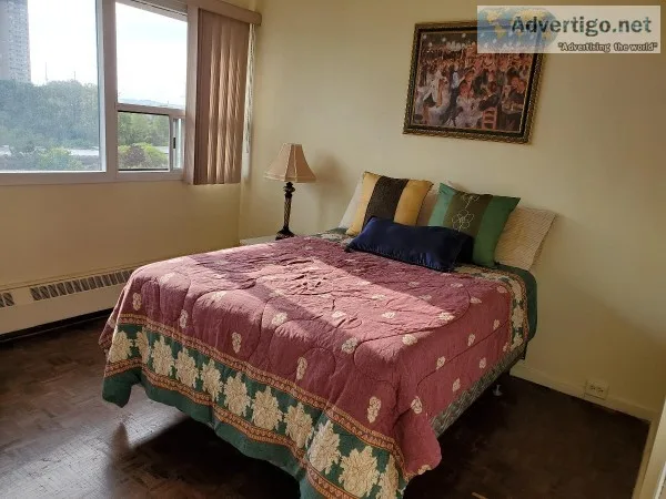 Looking for Male roommate