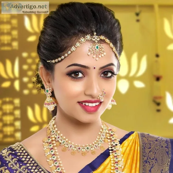8 Weeks Basic Makeup and Hair Styling Courses in Hyderabad