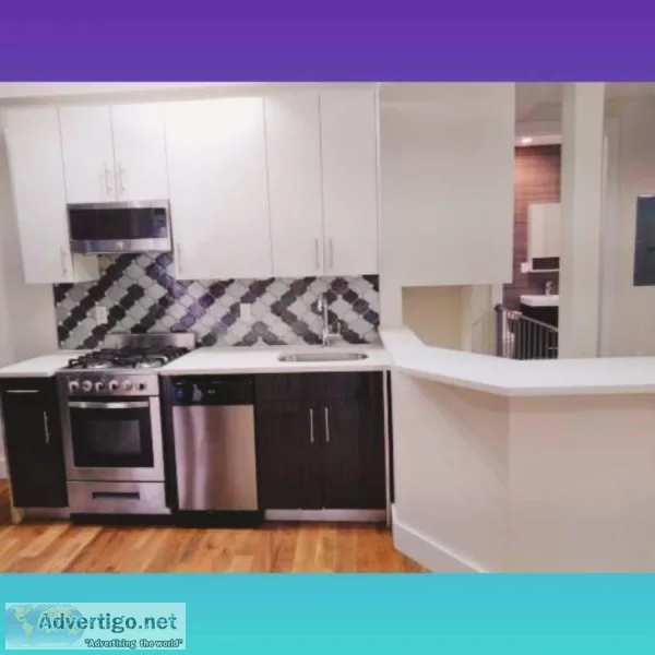 950 Room In Modernized 3 Bd 1.5 Bt 2 Floor Apartment w Massive B