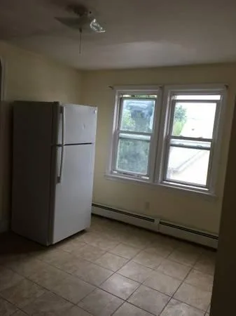 Newly painted 2beds 3rd floor Apt.