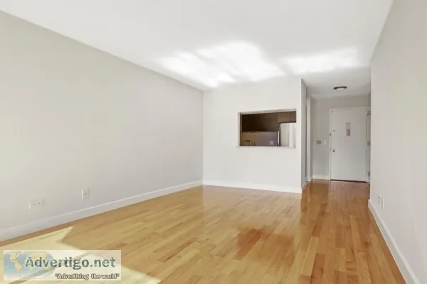No-Fee LARGE 1 bed Balcony  Doorman Midtown West
