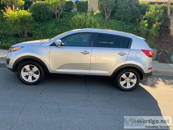 Kia Sportsge 2013. Clean title. Very low and original miles. Exc