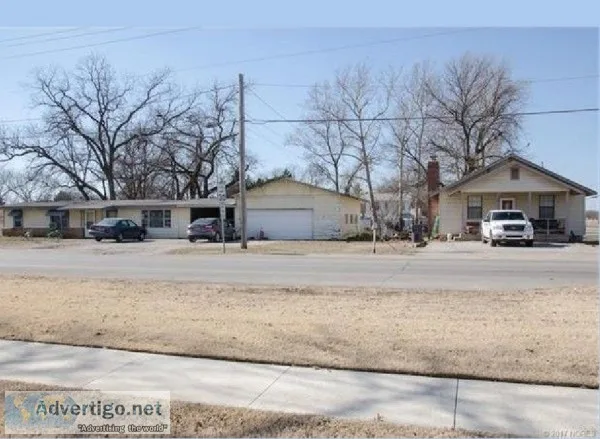 2 HOUSES ON ONE    ACRE LOT