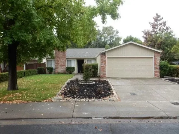 3 bdrm 2 ba in wonderful mature neighborhood