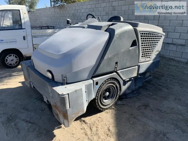 ADVANCE SW8000 RIDE-ON SWEEPER 72205206