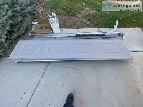 Garage doors 9 x 7 complete ( 3 )