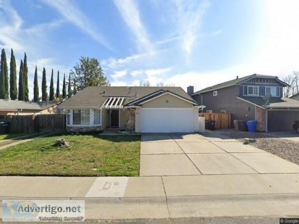 3 beds 2 baths single famiy home for rent in Sacramento CA 95823