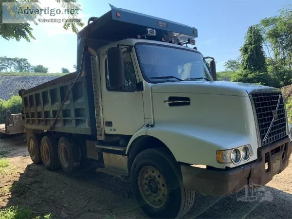 2002 VOLVO VHD64B200 Tri-Axle Dump Truck