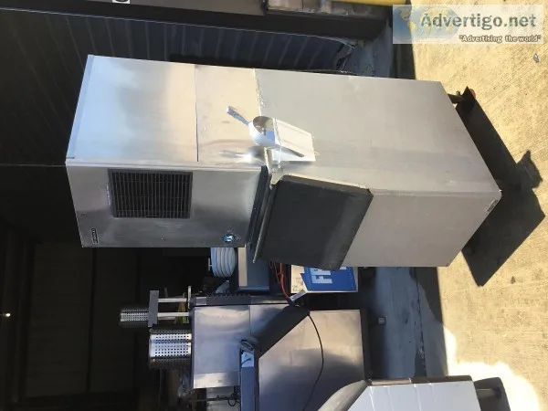 Hoshizaki ice machine 500 lbs with bin