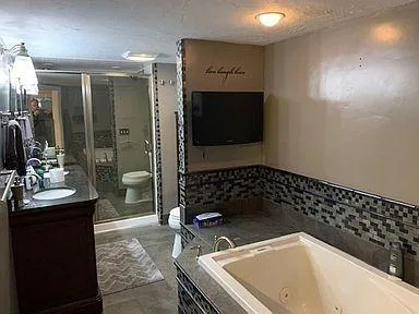 2 bd2 ba2300 sqft 2 Loretta Rd Franklin MA 02038