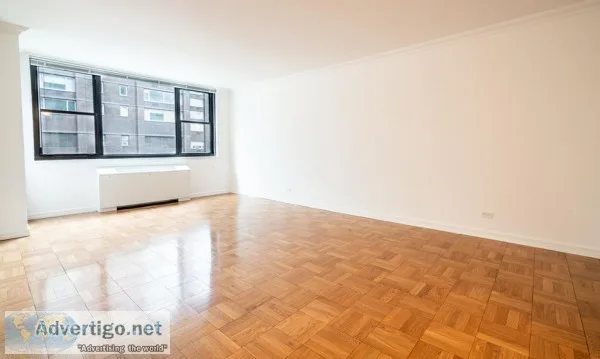 No-Fee Large Studio Separate Kit DM Gym Midtown West