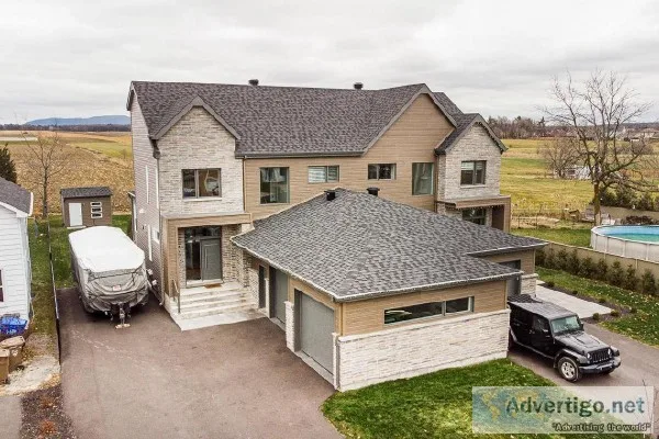 Huge prestigious semi-detached with double garage for sale