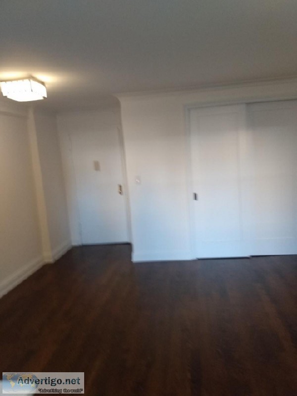 No-Fee  Large Studio Details Doorman Fifth Avenue Greenwich Vill