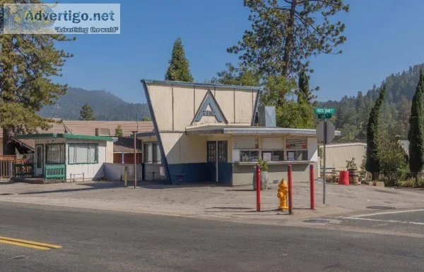 Commercial property - great corner lot