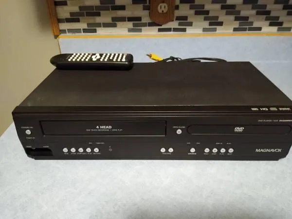 Magnavox DVD Player VCR combo