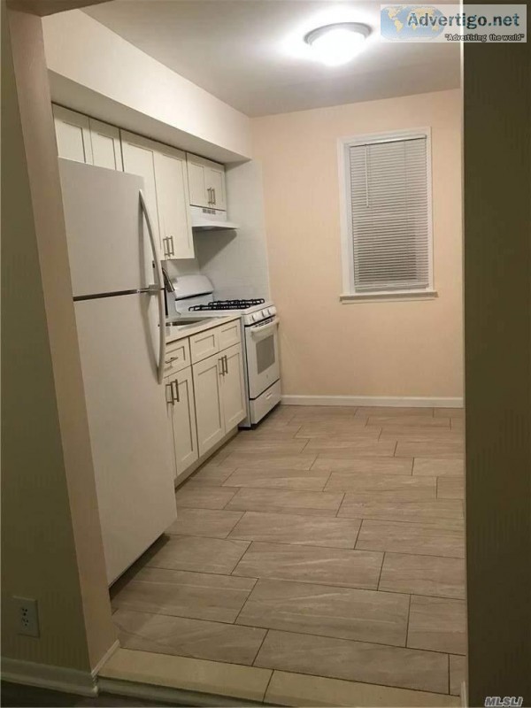 1384474 Lovely Beechhurst 2 Bedroom Apartment for Rent.