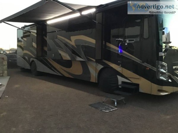 For sale by owner - 2018 fleetwood discovery lxe 40d