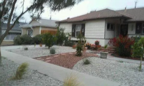 HOUSEMATE WANTED to SHARE HOUSE w POOL Central AC Fireplace 3 BB