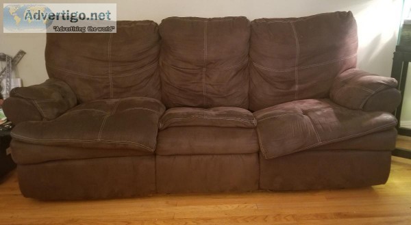 RAYMOUR AND FLANIGAN SECTIONAL SOFA