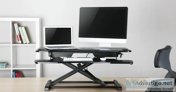 Adjustable height computer desk