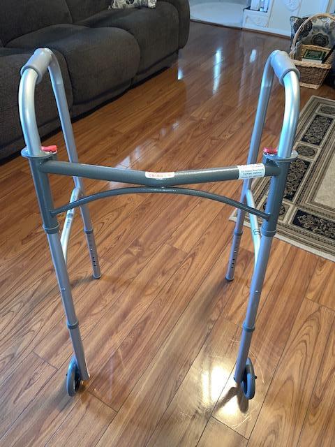 FOLDING WALKER